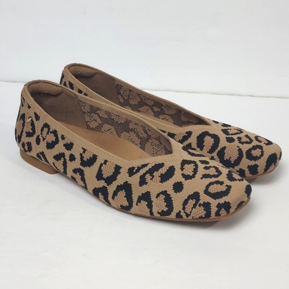 VIVAIA Square-Toe V-Cut Flats Cheetah Print Flats Size 7.5 / 38.5 - Picture 1 of 11